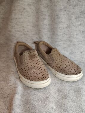 Old Navy Kids Slip-On Sneakers in Taupe with White Soles